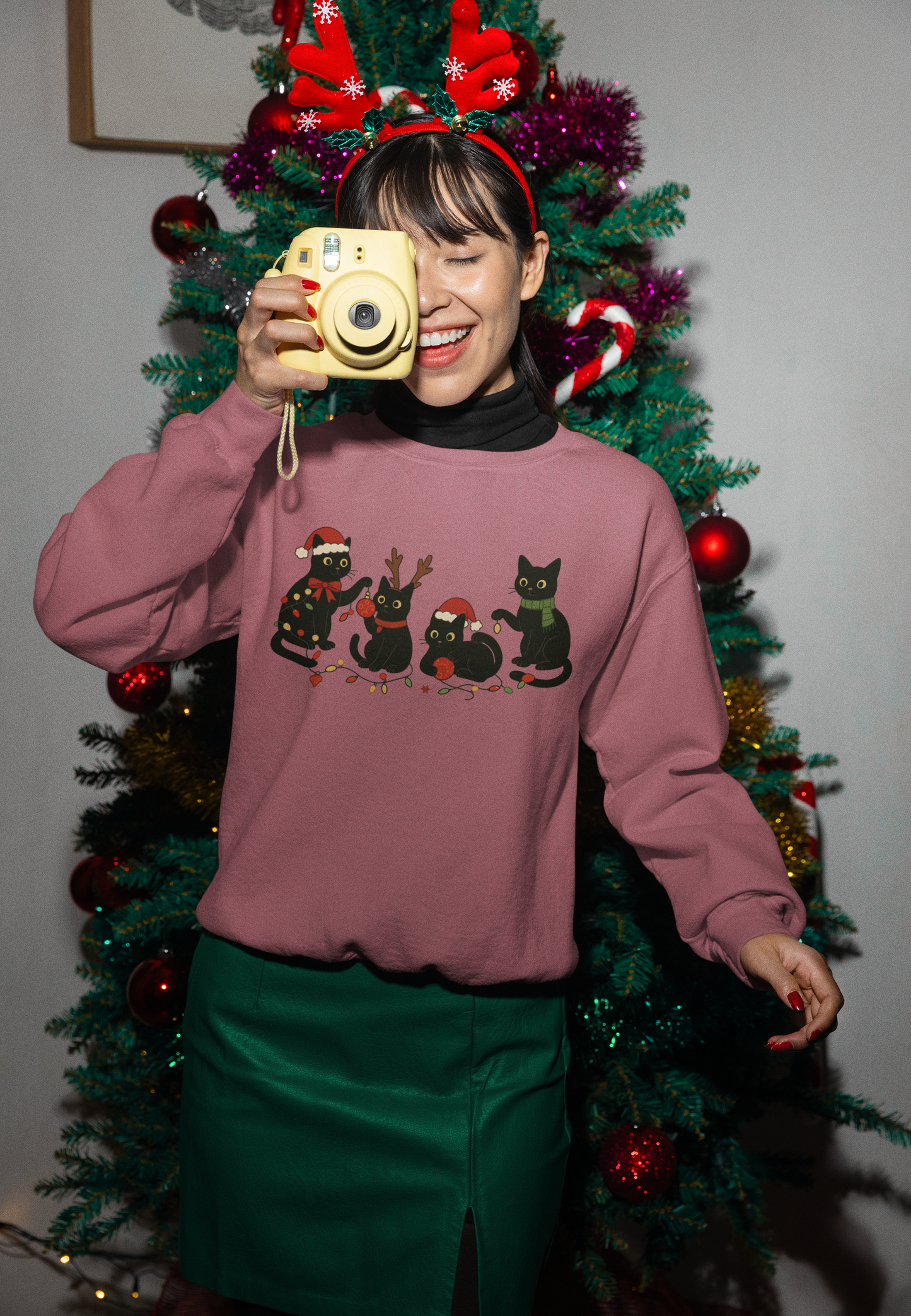 Christmas Black Cats Sweatshirt — Festive Cat Holiday Crewneck